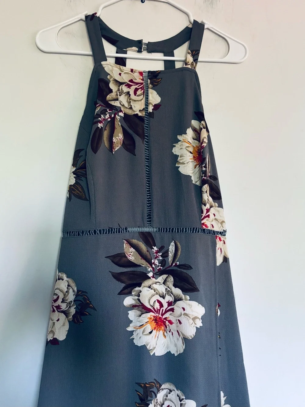 Zesica Maxi Floral Grey Dress w/Open Back